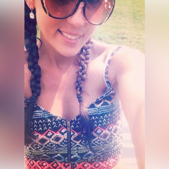 🌸Meet your Posher, Carly🌸 - Picture 3 of 15